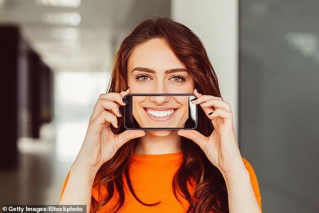 اپلیکیشن مخصوص برقراری تماس تصویری با دندانپزشک
