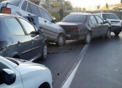 تصادف زنجیره ای 30 خودرو در اتوبان کرج، قزوین